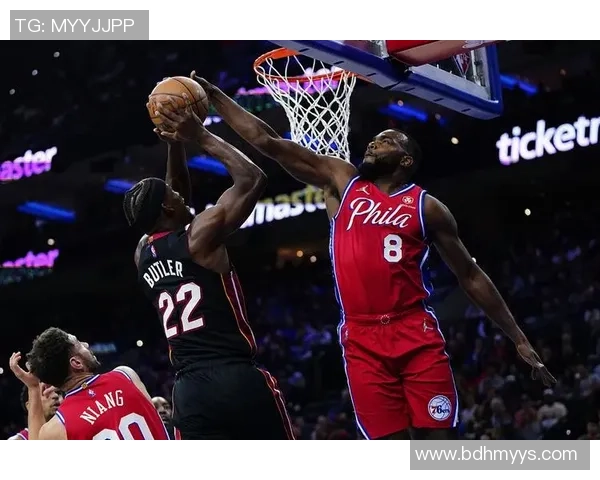 2013年NBA季后赛雷霆与快船第三场激战回顾与精彩瞬间分析